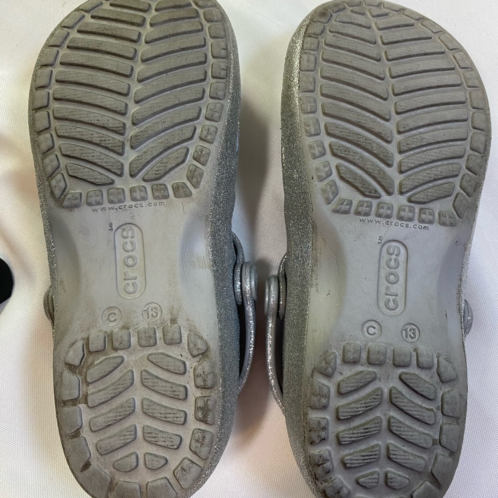 Crocs girls silver glitter sandals shoes double ankle straps Sz 13 - Picture 9 of 9